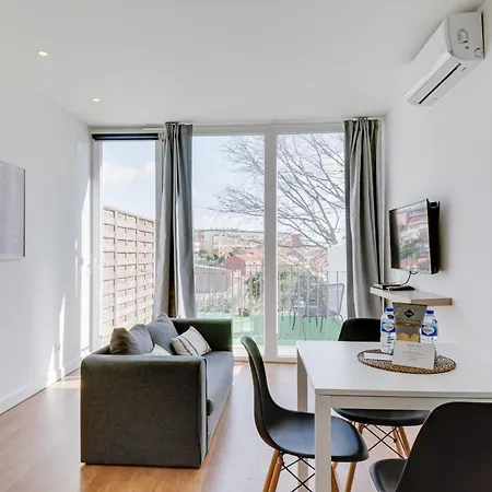 By The Palace - Ajuda Apartmán *