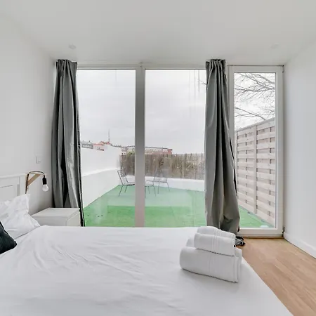 By The Palace - Ajuda *