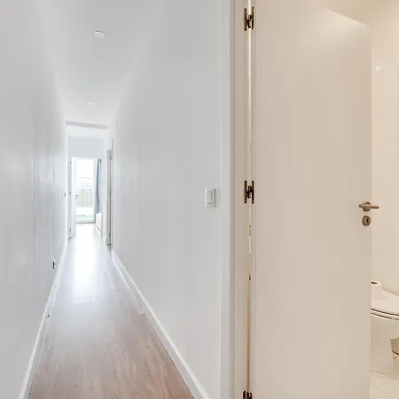 By The Palace - Ajuda Апартаменти *