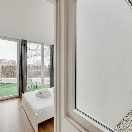 By The Palace - Ajuda Лісабон